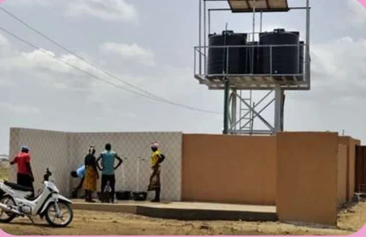 Solar-powered borehole provided by the Nigersouth Foundation